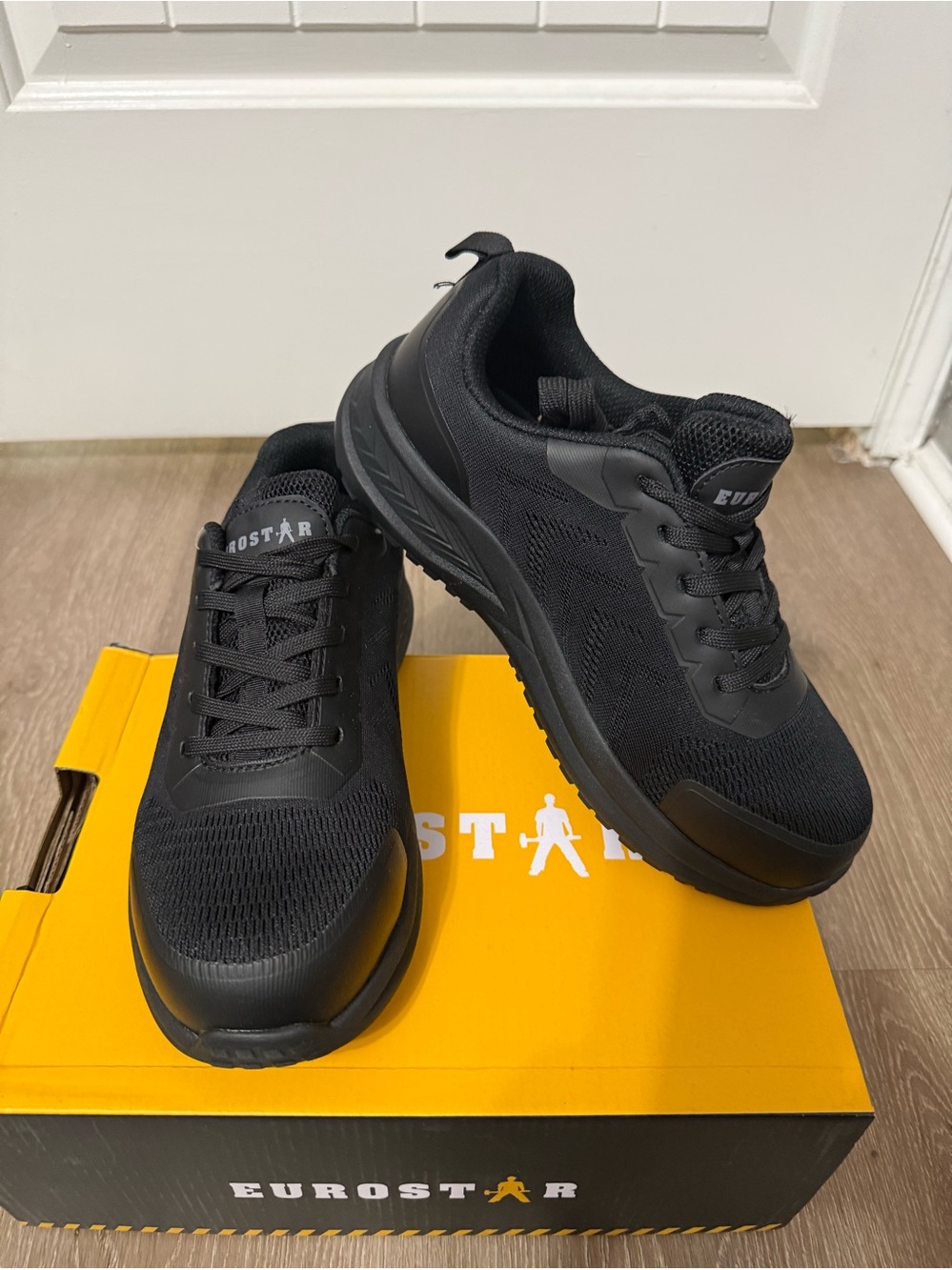 Men's Black Athletic Sneakers